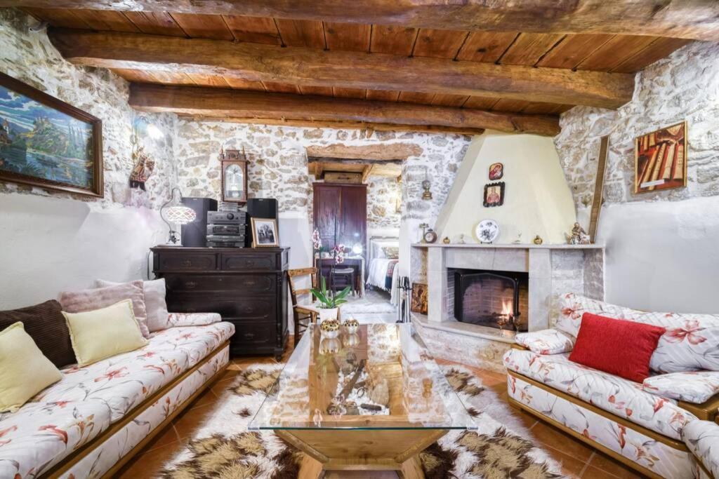 Traditional Cretan Stone House In The Center Of Crete Litos Екстер'єр фото