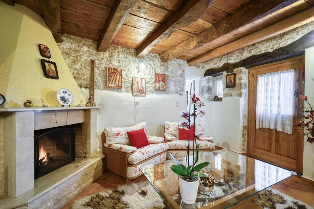 Traditional Cretan Stone House In The Center Of Crete Litos Екстер'єр фото